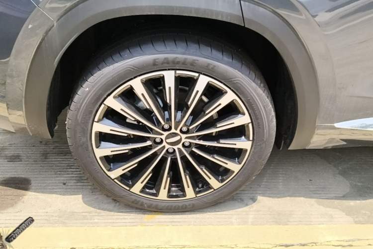 Used Geely Auto Monjaro L 2025 Dongfang Yao 2.0TD Automatic Jinzhao Edition Right Rear Wheel Hub