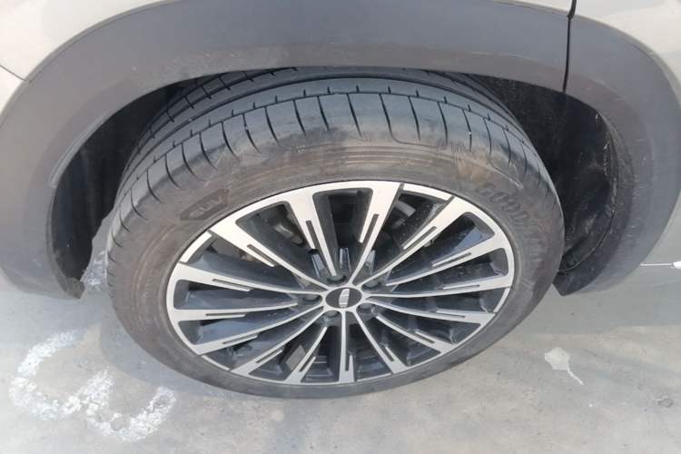 Used Geely Auto Monjaro L 2025 Dongfang Yao 2.0TD Automatic Lanxing Edition Right Rear Wheel Hub