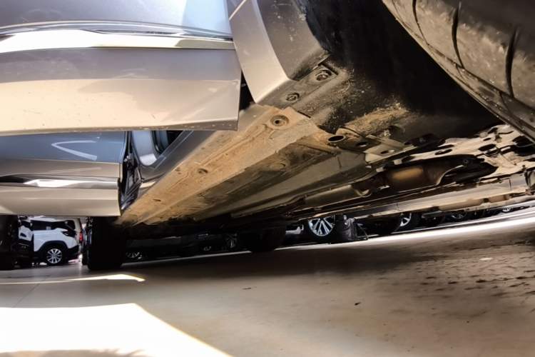 Used Geely Auto Monjaro L 2025 Dongfang Yao 2.0TD Automatic Lanxing Edition Right Side Sill