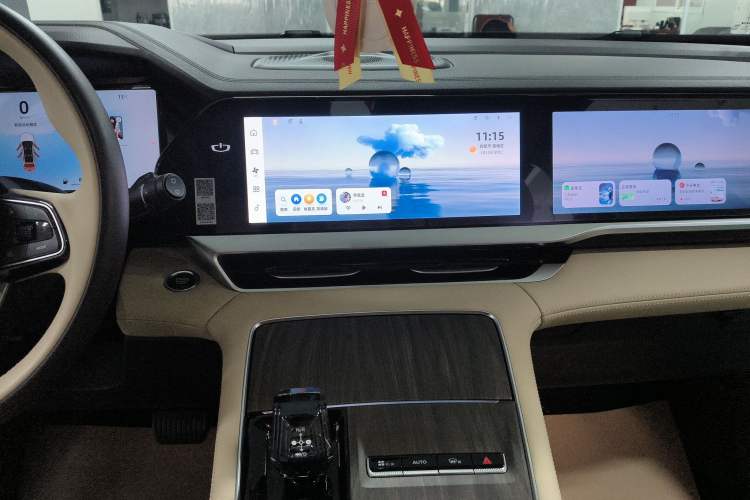 Used Geely Auto Monjaro L 2025 Dongfang Yao 2.0TD Automatic All-Wheel-Drive Wangyue Edition Audio And AC Panel
