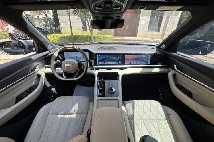Used Geely Auto Monjaro L 2025 Dongfang Yao 2.0TD Automatic All-Wheel-Drive Wangyue Edition Audio And AC Panel