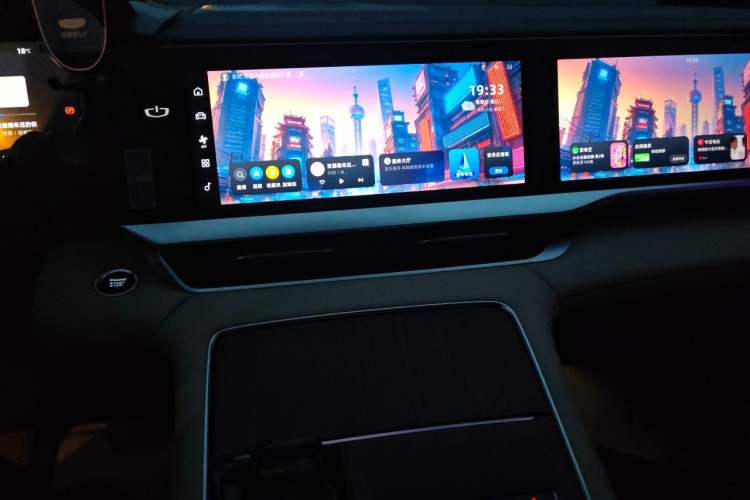 Used Geely Auto Monjaro L 2025 Dongfang Yao 2.0TD Automatic Lanxing Edition Audio And AC Panel
