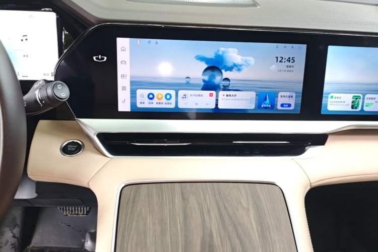 Used Geely Auto Monjaro L 2025 Dongfang Yao 2.0TD Automatic All-Wheel-Drive Wangyue Edition Audio And AC Panel