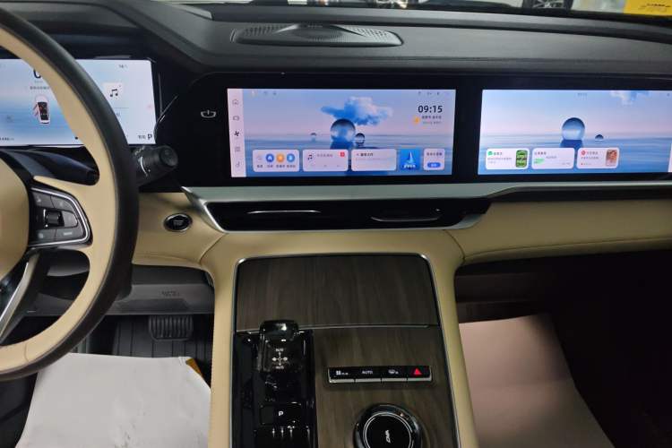 Used Geely Auto Monjaro L 2025 Dongfang Yao 2.0TD Automatic All-Wheel-Drive Wangyue Edition Audio And AC Panel