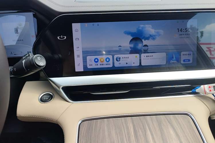 Used Geely Auto Monjaro L 2025 Dongfang Yao 2.0TD Automatic All-Wheel-Drive Wangyue Edition Audio And AC Panel