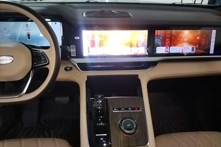Used Geely Auto Monjaro L 2025 Dongfang Yao 2.0TD Automatic All-Wheel-Drive Wangyue Edition Audio And AC Panel