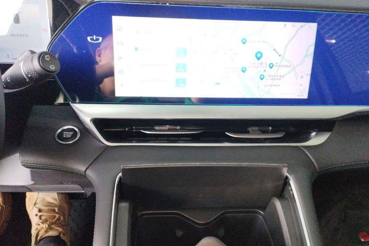 Used Geely Auto Monjaro L 2025 Dongfang Yao 2.0TD Automatic Lanxing Edition Audio And AC Panel