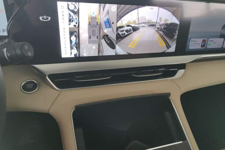 Used Geely Auto Monjaro L 2025 Dongfang Yao 2.0TD Automatic All-Wheel-Drive Wangyue Edition Audio And AC Panel