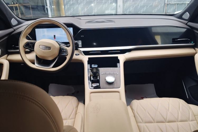 Used Geely Auto Monjaro L 2025 Dongfang Yao 2.0TD Automatic All-Wheel-Drive Wangyue Edition Center Console