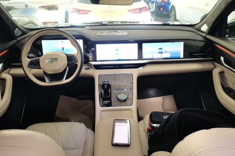 Used Geely Auto Monjaro L 2025 Dongfang Yao 2.0TD Automatic All-Wheel-Drive Wangyue Edition Center Console