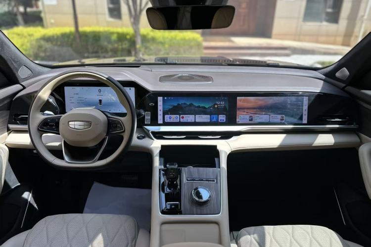 Used Geely Auto Monjaro L 2025 Dongfang Yao 2.0TD Automatic All-Wheel-Drive Wangyue Edition Center Console