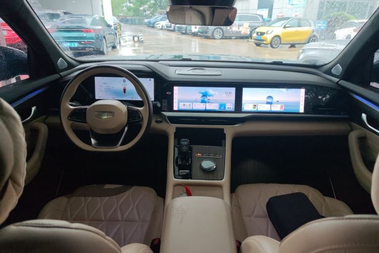 Used Geely Auto Monjaro L 2025 Dongfang Yao 2.0TD Automatic All-Wheel-Drive Wangyue Edition Center Console