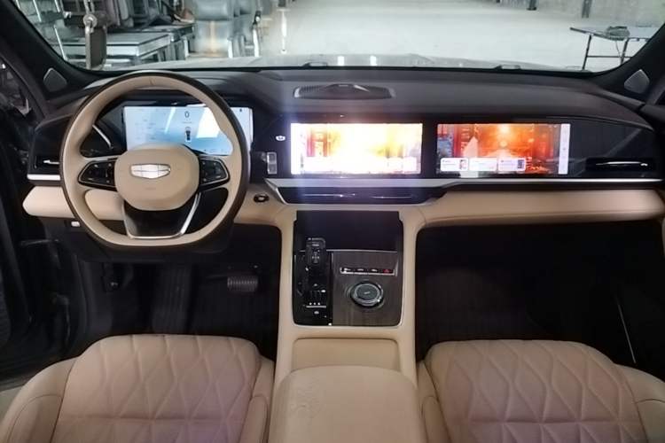 Used Geely Auto Monjaro L 2025 Dongfang Yao 2.0TD Automatic All-Wheel-Drive Wangyue Edition Center Console