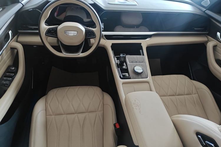 Used Geely Auto Monjaro L 2025 Dongfang Yao 2.0TD Automatic All-Wheel-Drive Wangyue Edition Center Console