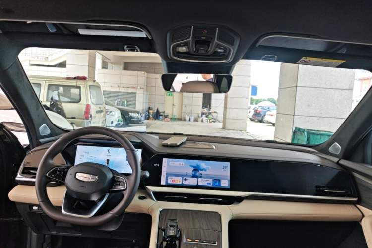 Used Geely Auto Monjaro L 2025 Dongfang Yao 2.0TD Automatic Lanxing Edition Center Console
