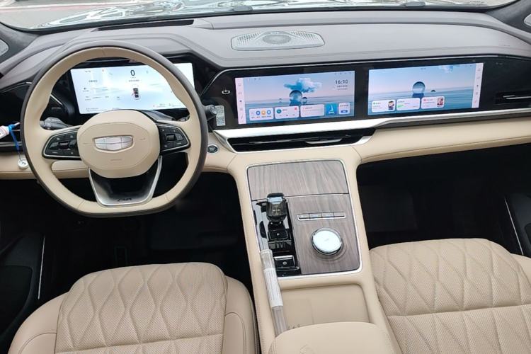 Used Geely Auto Monjaro L 2025 Dongfang Yao 2.0TD Automatic All-Wheel-Drive Wangyue Edition Center Console