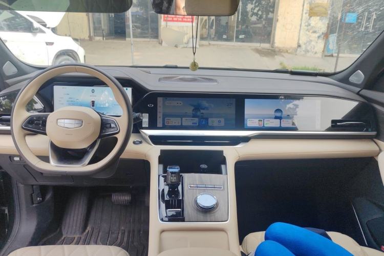 Used Geely Auto Monjaro L 2025 Dongfang Yao 2.0TD Automatic Lanxing Edition Center Console