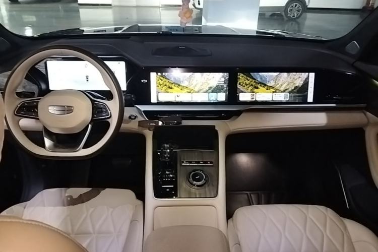 Used Geely Auto Monjaro L 2025 Dongfang Yao 2.0TD Automatic All-Wheel-Drive Wangyue Edition Center Console