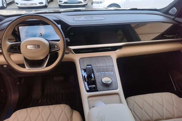Used Geely Auto Monjaro L 2025 Dongfang Yao 2.0TD Automatic All-Wheel-Drive Wangyue Edition Center Console