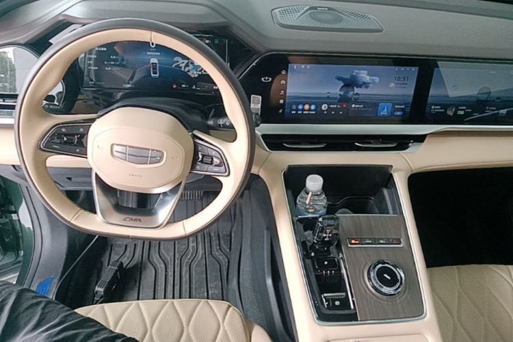 Used Geely Auto Monjaro L 2025 Dongfang Yao 2.0TD Automatic All-Wheel-Drive Wangyue Edition Center Console