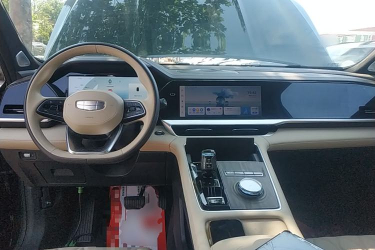 Used Geely Auto Monjaro L 2025 Dongfang Yao 2.0TD Automatic All-Wheel-Drive Wangyue Edition Center Console