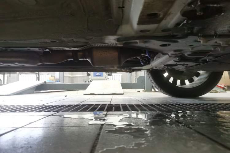 Used Geely Auto Monjaro L 2025 Dongfang Yao 2.0TD Automatic All-Wheel-Drive Wangyue Edition Chassis Front Right