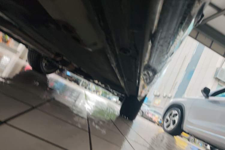 Used Geely Auto Monjaro L 2025 Dongfang Yao 2.0TD Automatic All-Wheel-Drive Wangyue Edition Chassis Rear Right