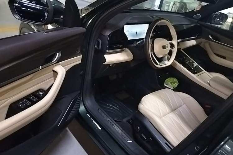 Used Geely Auto Monjaro L 2025 Dongfang Yao 2.0TD Automatic All-Wheel-Drive Wangyue Edition Driver Seat