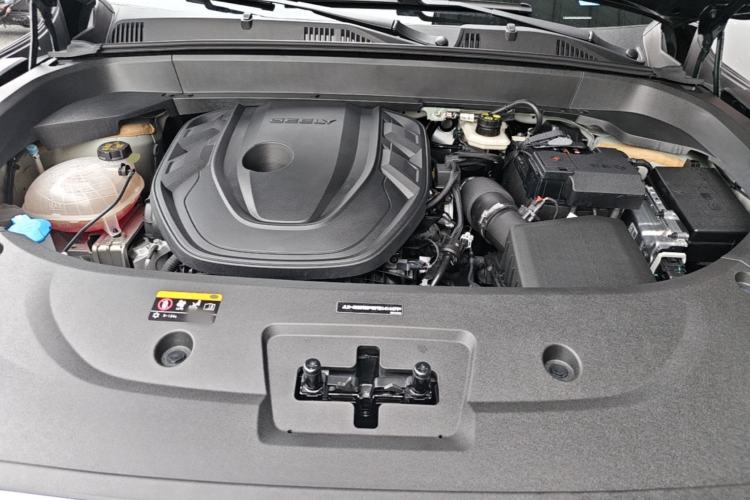 Used Geely Auto Monjaro L 2025 Dongfang Yao 2.0TD Automatic All-Wheel-Drive Wangyue Edition Engine Bay