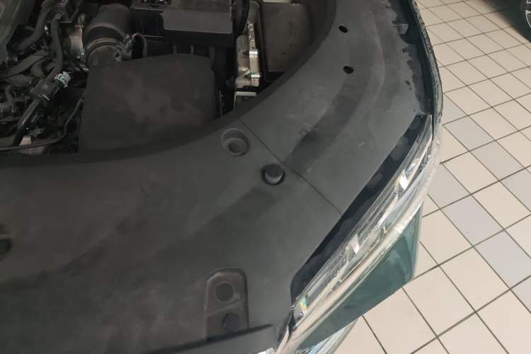 Used Geely Auto Monjaro L 2025 Dongfang Yao 2.0TD Automatic All-Wheel-Drive Wangyue Edition Engine Bay Left