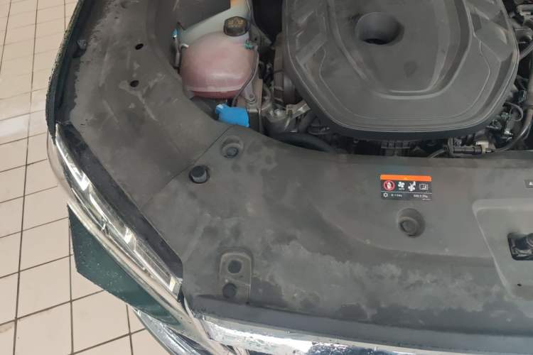 Used Geely Auto Monjaro L 2025 Dongfang Yao 2.0TD Automatic All-Wheel-Drive Wangyue Edition Engine Bay Right