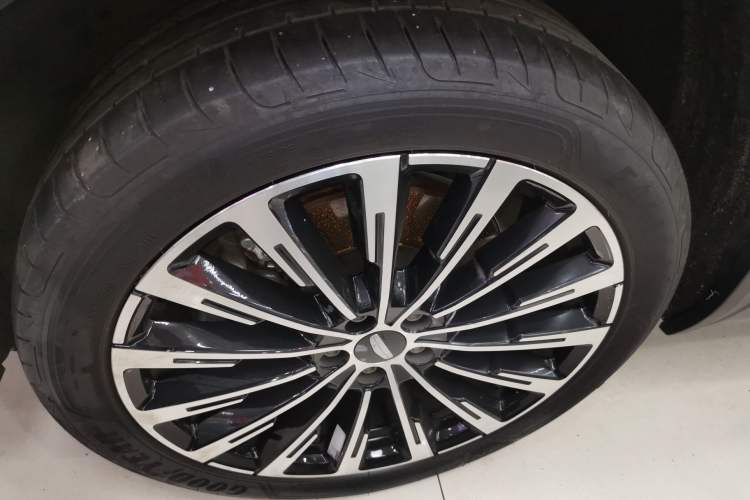 Used Geely Auto Monjaro L 2025 Dongfang Yao 2.0TD Automatic All-Wheel-Drive Wangyue Edition Exterior 1