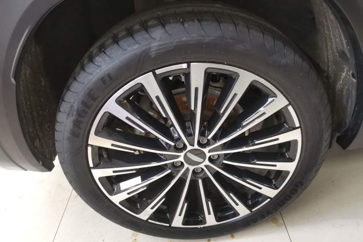 Used Geely Auto Monjaro L 2025 Dongfang Yao 2.0TD Automatic All-Wheel-Drive Wangyue Edition Exterior 2