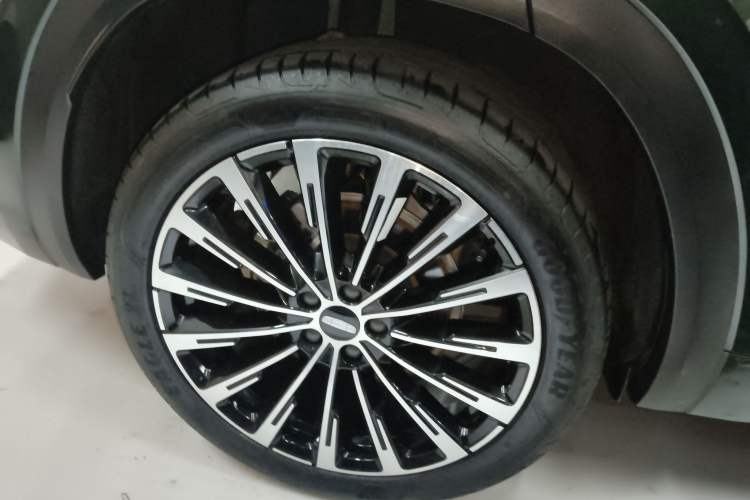 Used Geely Auto Monjaro L 2025 Dongfang Yao 2.0TD Automatic All-Wheel-Drive Wangyue Edition Exterior 2