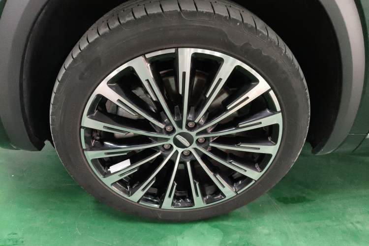 Used Geely Auto Monjaro L 2025 Dongfang Yao 2.0TD Automatic All-Wheel-Drive Wangyue Edition Exterior 4