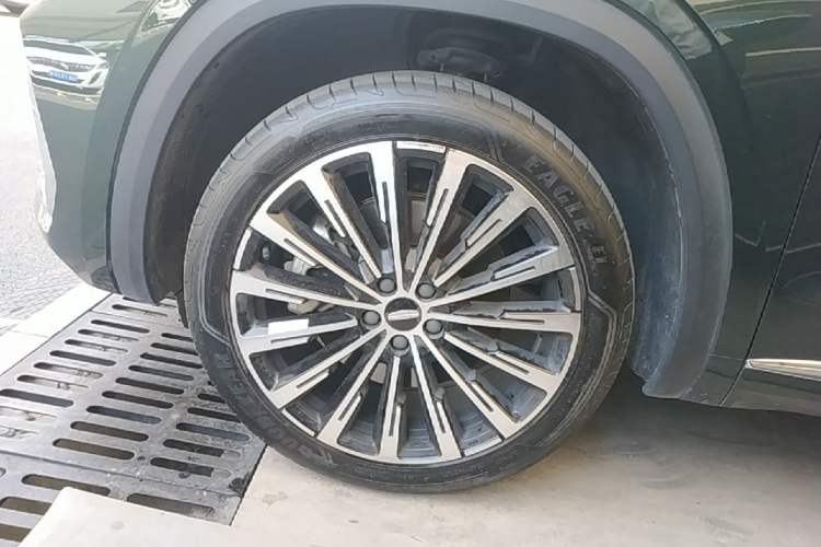 Used Geely Auto Monjaro L 2025 Dongfang Yao 2.0TD Automatic All-Wheel-Drive Wangyue Edition Exterior 4