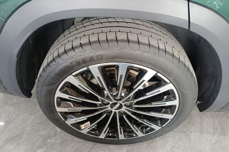 Used Geely Auto Monjaro L 2025 Dongfang Yao 2.0TD Automatic All-Wheel-Drive Wangyue Edition Exterior 5