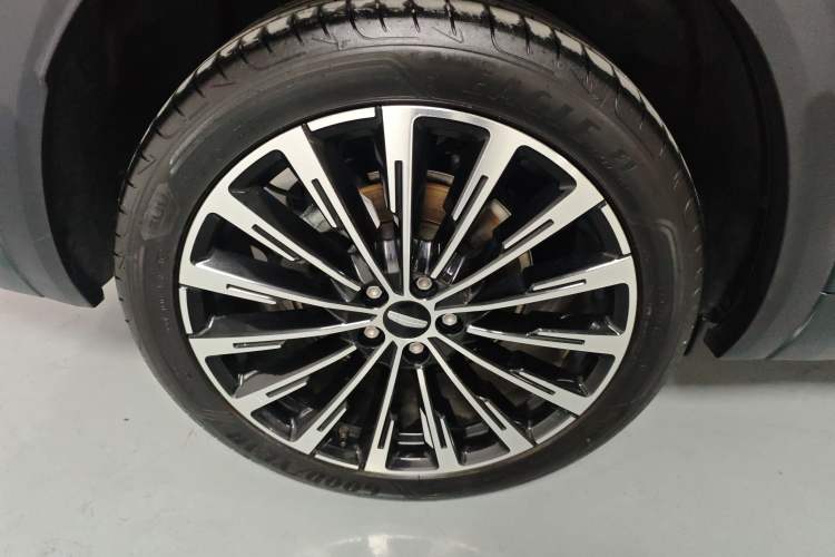 Used Geely Auto Monjaro L 2025 Dongfang Yao 2.0TD Automatic All-Wheel-Drive Wangyue Edition Exterior 5