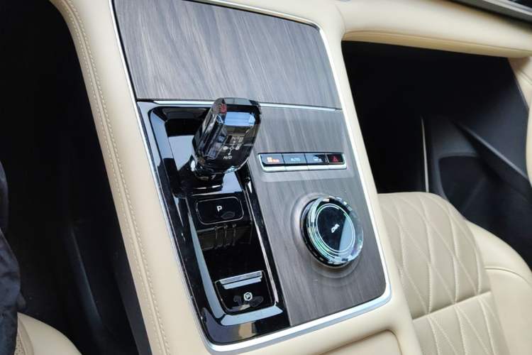 Used Geely Auto Monjaro L 2025 Dongfang Yao 2.0TD Automatic All-Wheel-Drive Wangyue Edition Gear Lever