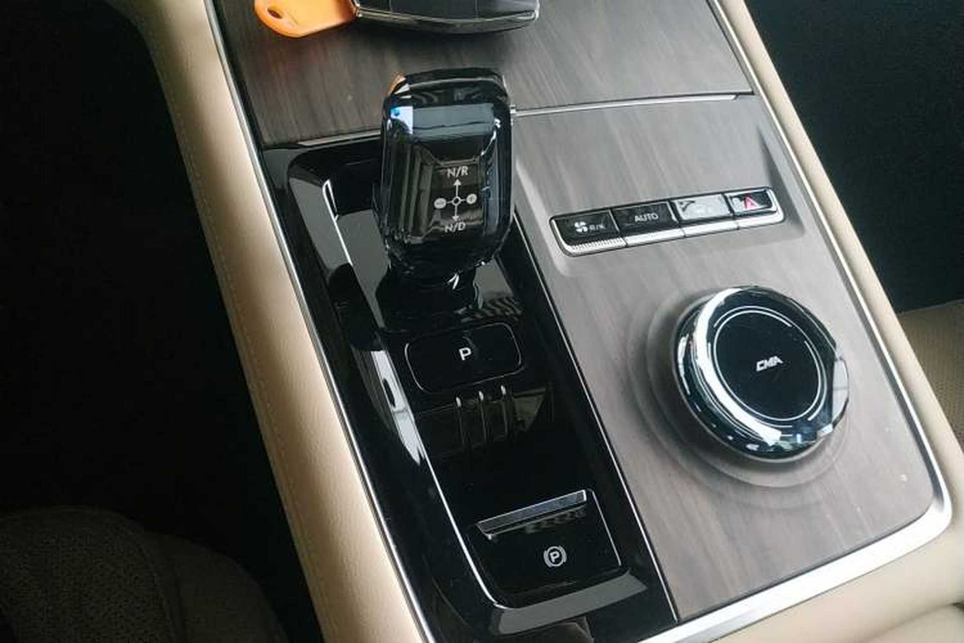 Used Geely Auto Monjaro L 2025 Dongfang Yao 2.0TD Automatic All-Wheel-Drive Wangyue Edition Gear Lever