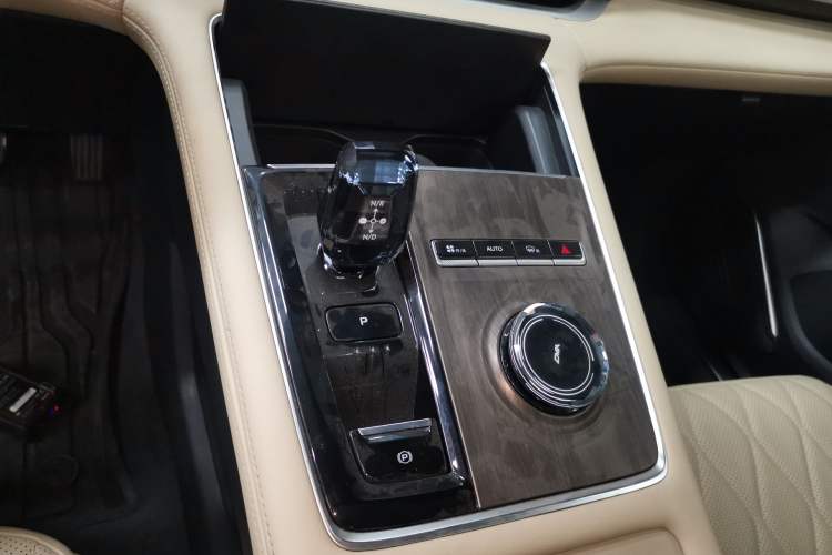 Used Geely Auto Monjaro L 2025 Dongfang Yao 2.0TD Automatic All-Wheel-Drive Wangyue Edition Gear Lever