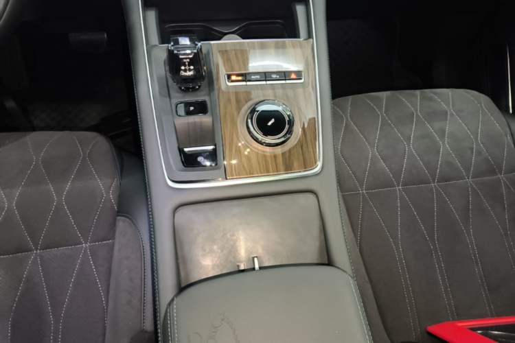 Used Geely Auto Monjaro L 2025 Dongfang Yao 2.0TD Automatic Lanxing Edition Gear Lever
