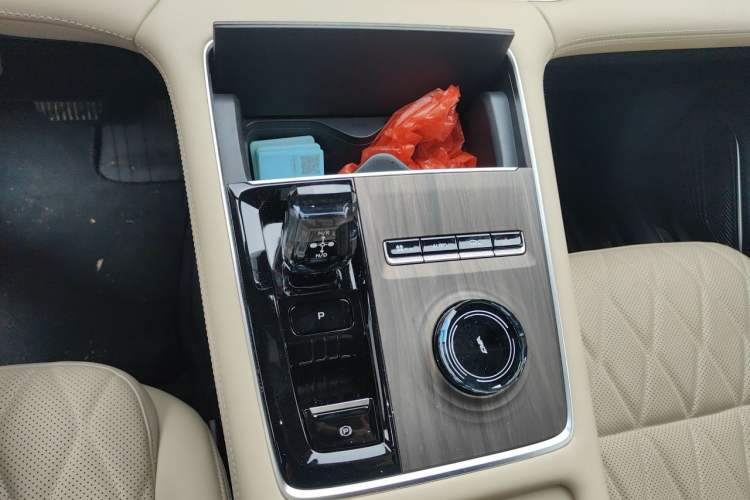 Used Geely Auto Monjaro L 2025 Dongfang Yao 2.0TD Automatic Lanxing Edition Gear Lever