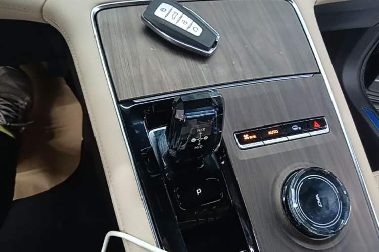 Used Geely Auto Monjaro L 2025 Dongfang Yao 2.0TD Automatic Lanxing Edition Gear Lever