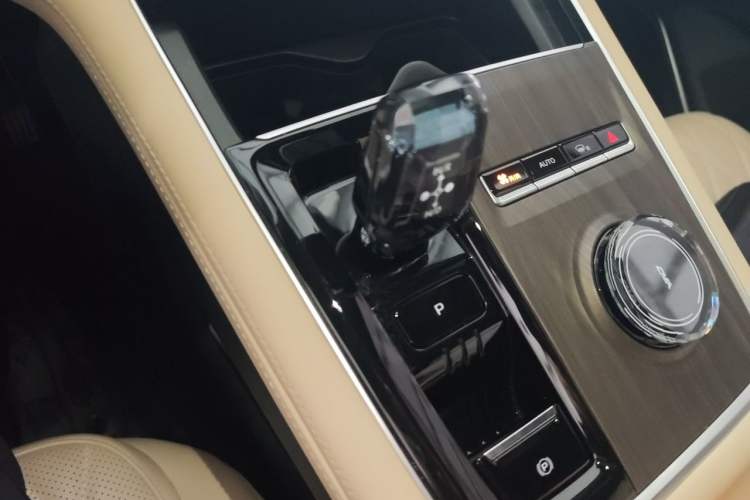 Used Geely Auto Monjaro L 2025 Dongfang Yao 2.0TD Automatic All-Wheel-Drive Wangyue Edition Gear Lever