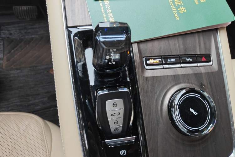 Used Geely Auto Monjaro L 2025 Dongfang Yao 2.0TD Automatic Lanxing Edition Gear Lever
