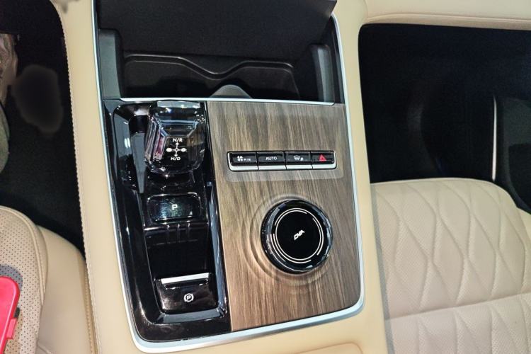 Used Geely Auto Monjaro L 2025 Dongfang Yao 2.0TD Automatic All-Wheel-Drive Wangyue Edition Gear Lever