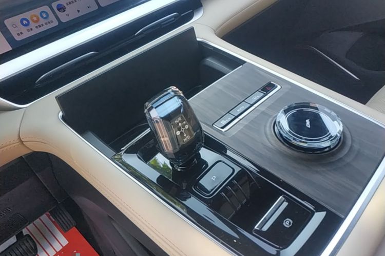Used Geely Auto Monjaro L 2025 Dongfang Yao 2.0TD Automatic All-Wheel-Drive Wangyue Edition Gear Lever