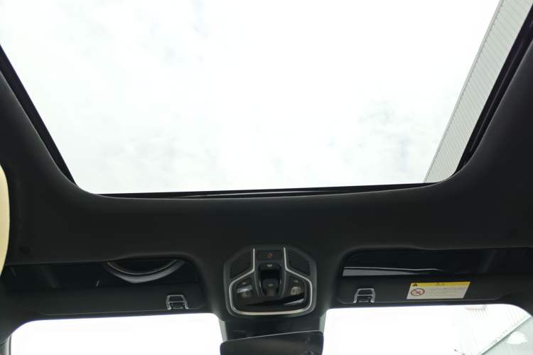 Used Geely Auto Monjaro L 2025 Dongfang Yao 2.0TD Automatic All-Wheel-Drive Wangyue Edition Headliner