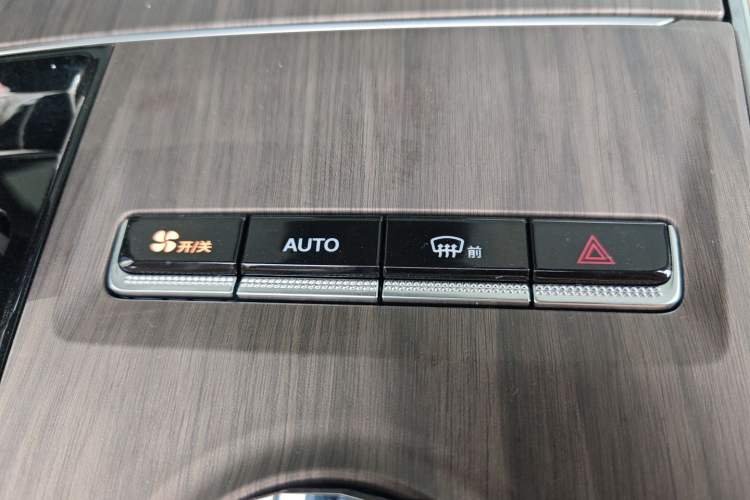Used Geely Auto Monjaro L 2025 Dongfang Yao 2.0TD Automatic All-Wheel-Drive Wangyue Edition Interior 13